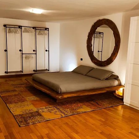 Gloria's Gardenia Retreat דירה קומו